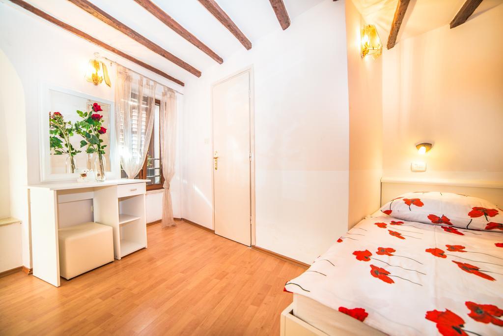 רוביני Apartments Dominik מראה חיצוני תמונה