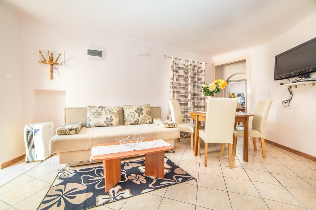 רוביני Apartments Dominik מראה חיצוני תמונה