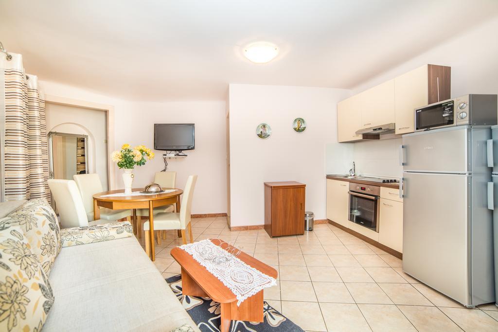 רוביני Apartments Dominik מראה חיצוני תמונה